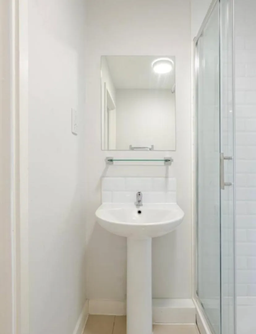 Apartment Beautiful 2 Bedroom With Spacious Lounge & Rooms Dagenham
