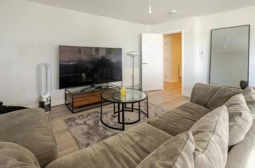 Apartment Beautiful 2 Bedroom With Spacious Lounge & Rooms Dagenham United Kingdom